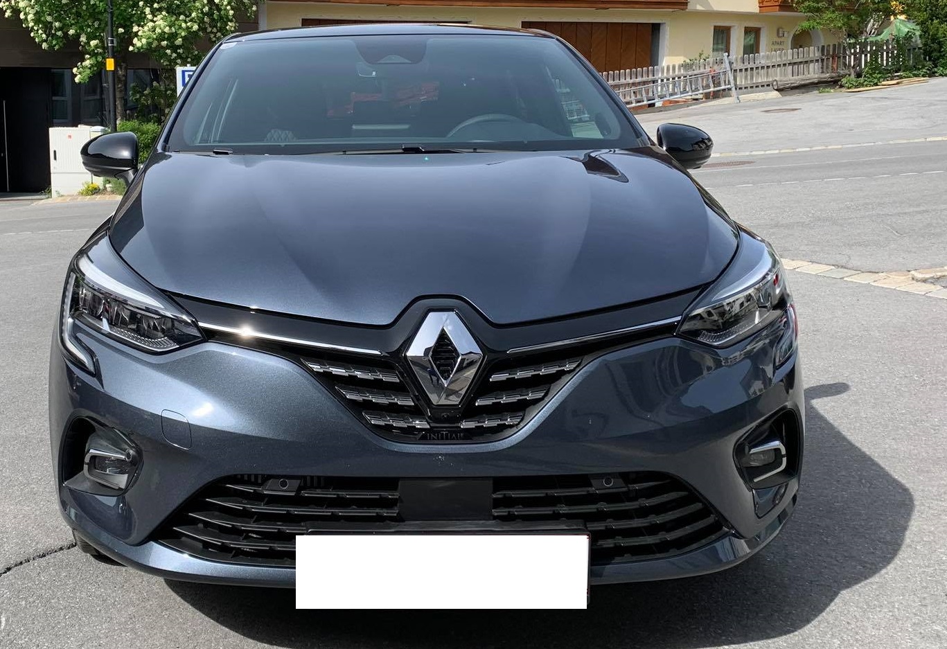 Renault Clio TCe130 Initiale Paris - Snakebyte